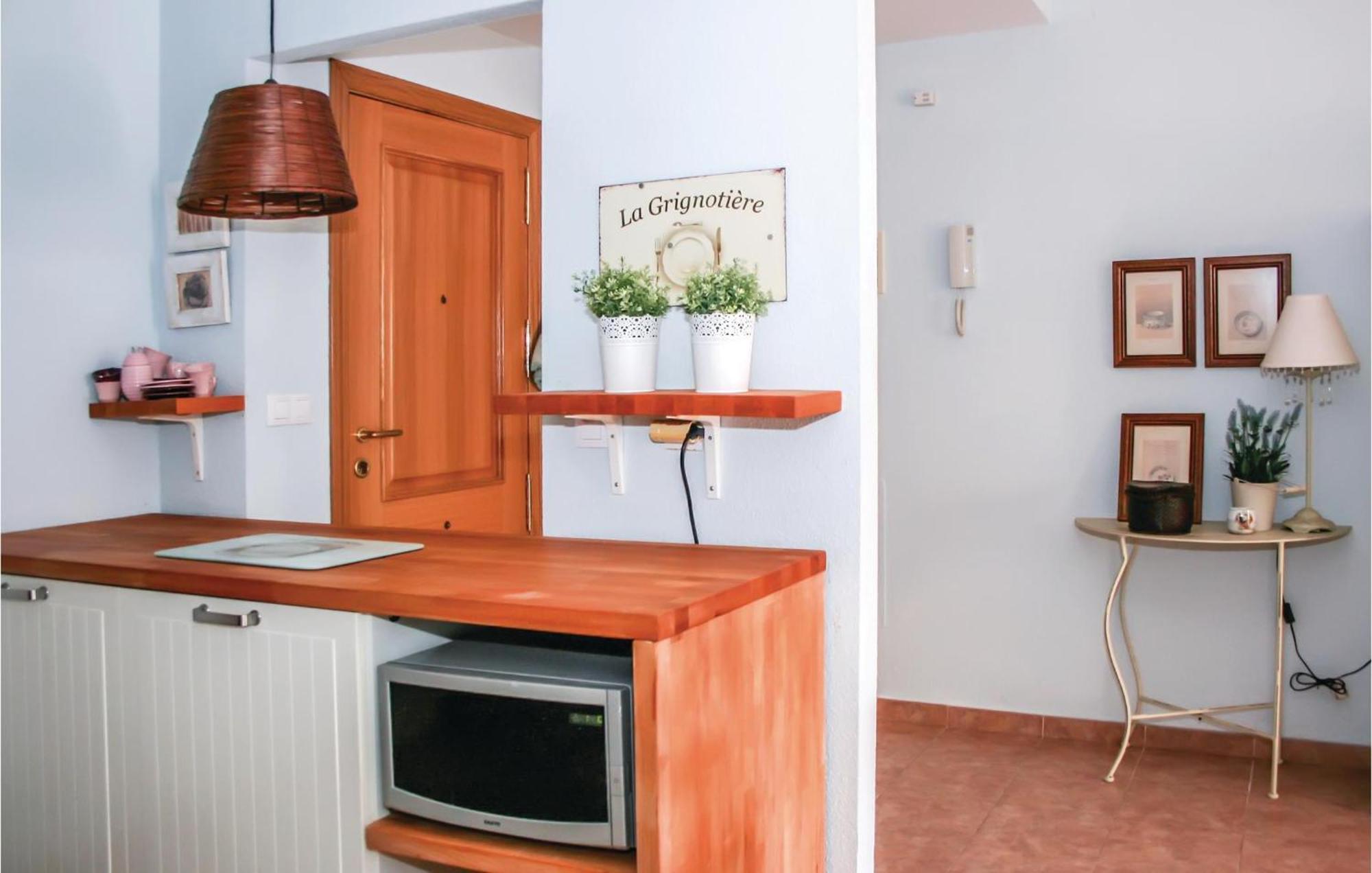 Beautiful Apartment In Alcossebre With Kitchen Eksteriør bilde
