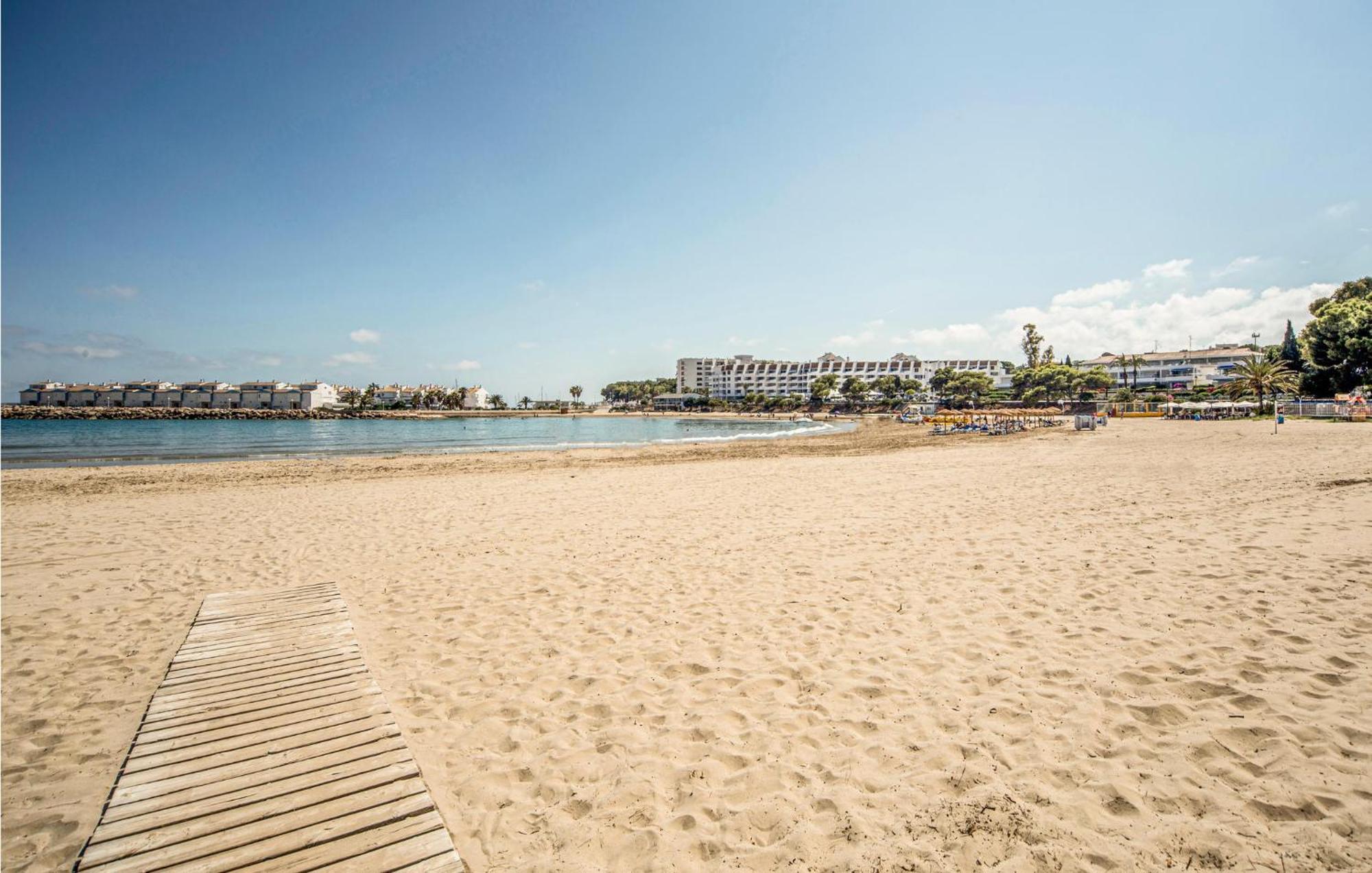 Beautiful Apartment In Alcossebre With Kitchen Eksteriør bilde